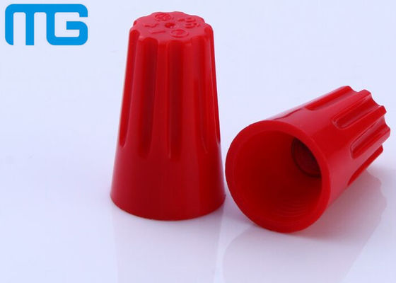 China Parafuso vermelho isolado despido dos conectores SP6 do fio do Zn do chapeamento do PVC em conectores do fio fornecedor